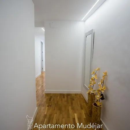 Plaza Del Torico Apartmán *