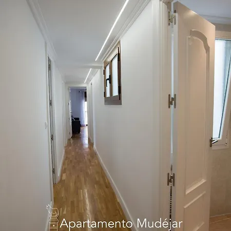 Plaza Del Torico Apartment