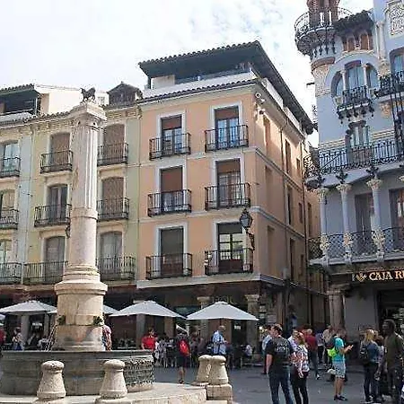 Plaza Del Torico Apartmán
